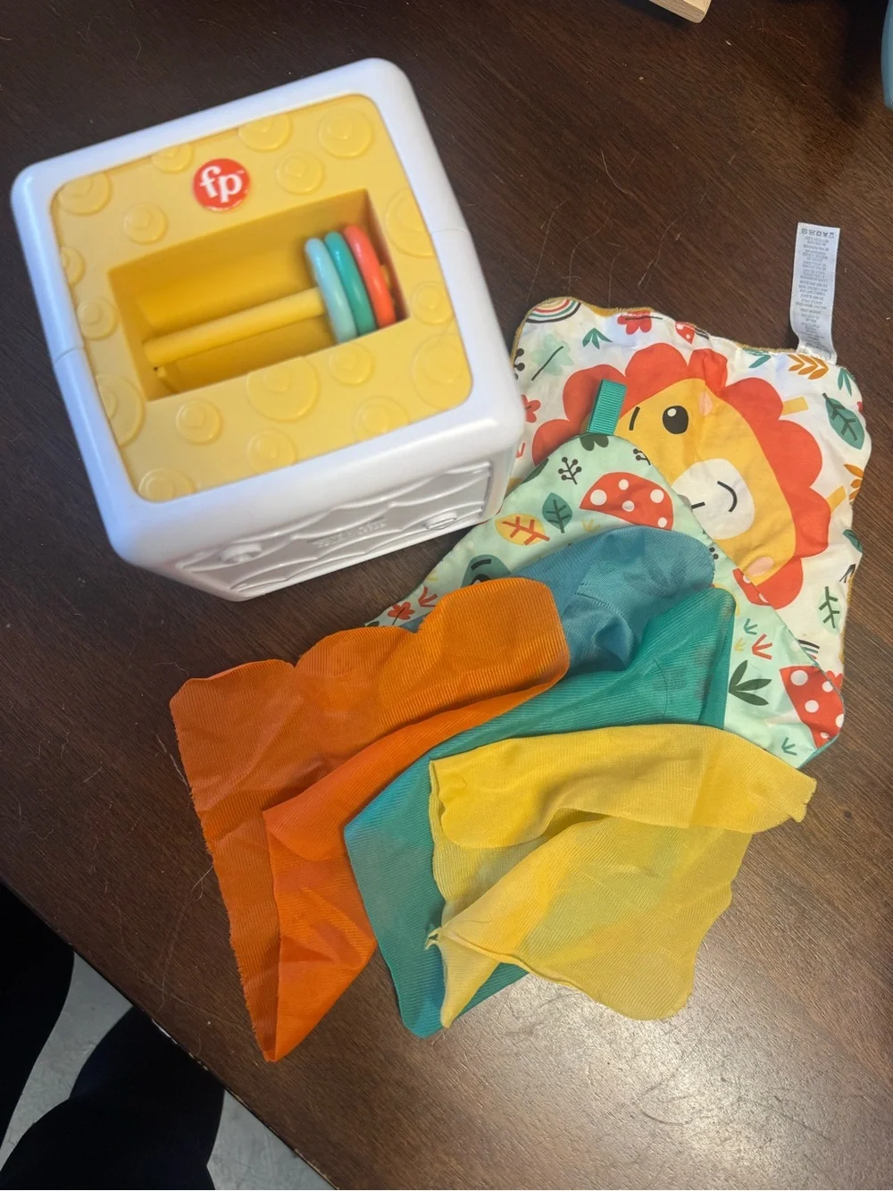 Fisher-Price Tissue Fun Activity Cube